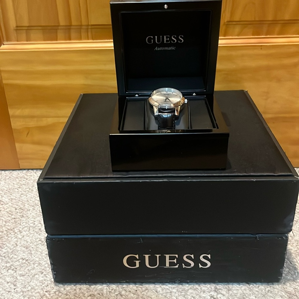 Guess Automatic Watch - Picture 4 of 15